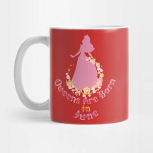 Queens Birthday in June Vintage  Essential Birthday Gift T-Shirt Mug